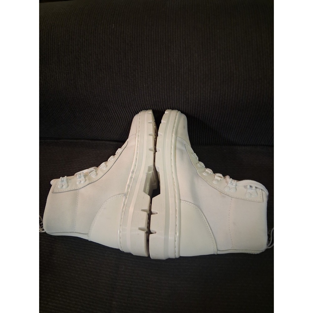 Dr. Martens Combs W Combat Boots Womens Sz 7 US All White Air Wair - Picture 6 of 8